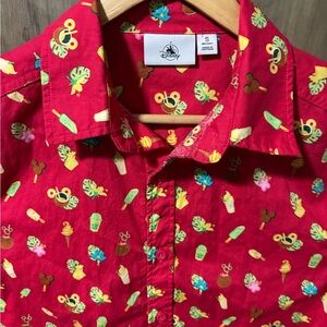 Disney Parks Men’s Aloha Hawaiian Shirt Polynesian Snacks & Treats Print Small